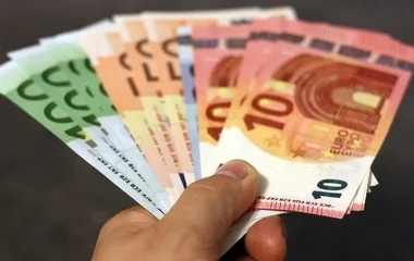 Idén már nem lesz 400 forint alatt az euró 