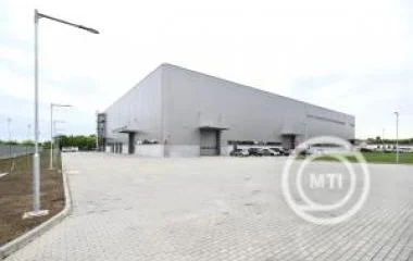 Átadták a Nagév Kft. új tüzihorganyzó üzemét Tiszacsegén.