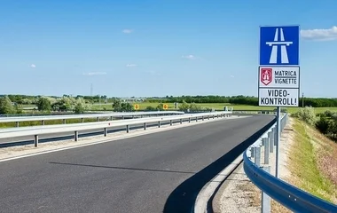 Le van zárva az M3-as polgári csomópontja