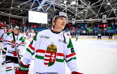 Bennmaradt a magyar jégkorong-válogatott
