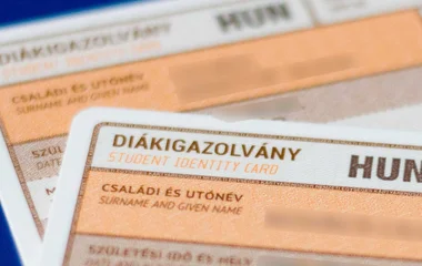 Diákok tucatjainak kell diákigazolványt igényelni a nyári hónapokban