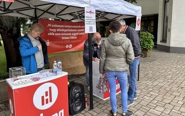 Az átláthatósági törvény ellen tüntettek Kisvárdán