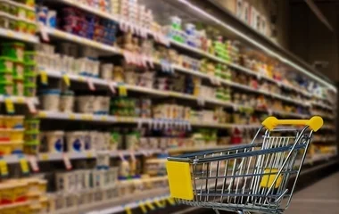 30 ezer forintos élelmiszer-utalványt fognak kapni a nyugdíjasok