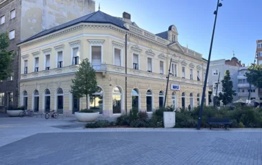 Hotellé alakul a Napló egykori székháza Debrecenben!