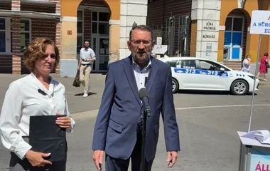 A sürgősségi gyermeksebészeti ellátás visszaállítását sürgeti Nyíregyházán a DK