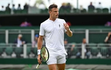 Fucsovics Márton továbbjutott Wimbledonban egy drámai ötszettes meccsen