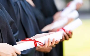 Segítő szakemberek diplomáztak