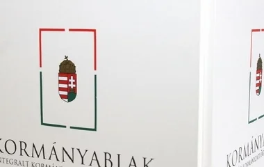 Szeptember elsejétől 15 százalékkal emelkedik a bére minden kormánytisztviselőnek