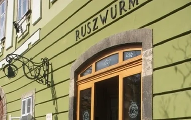 Szomorú fordulat a híres budai cukrászda ügyében