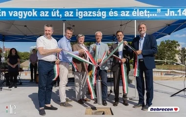 Letették az alapkövét a baptisták új gyülekezeti központjának Debrecenben