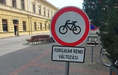 Továbbra is tilos behajtani kerékpárral és rollerrel Nyíregyháza belvárosába
