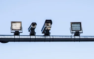 Hiába van egyre több traffipax az utakon, a balesetek száma mégsem csökken