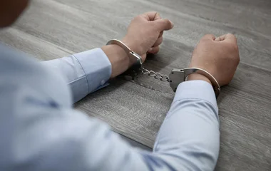 Letartóztattak egy NAV-kiképzőt kapcsolati erőszak miatt