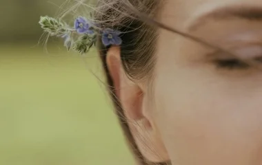Allergiás fejfájás és fáradtság: enyhíthető a Shenmen piercing segítségével?