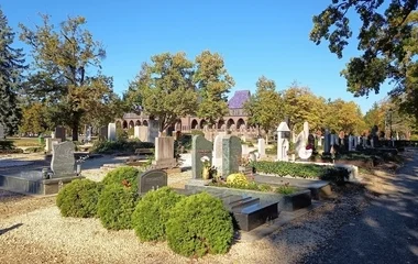 Százezreket várnak a debreceni temetőbe