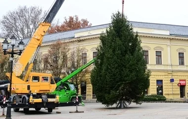 Megkezdődött a karácsonyi készülődés Nyíregyházán