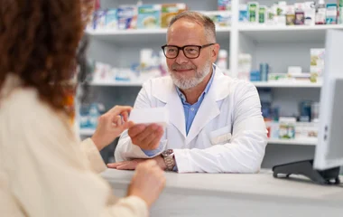 Vényt is írhat a gyógyszerész – gyorsabb segítség jön a patikákban