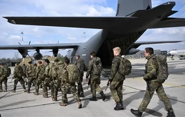 Mindössze harminc katona Európától Grönlandra