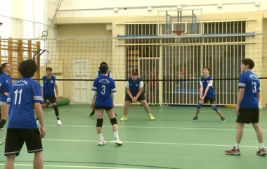 Harmadik alkalommal rendeztek röplabda kupát a debreceni Irinyi János Technikumban.