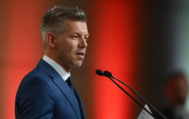 Szociális csomaggal kezdhet a Tisza-kormány