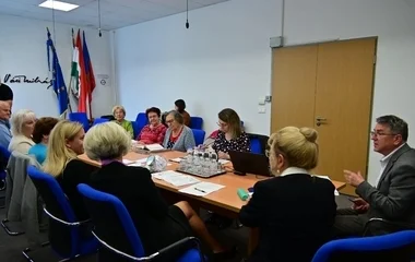 Új pályázatokkal készülnek a nyíregyházi időseknek