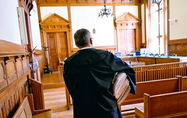 Jogerősen évekre börtönbe kerülnek a debreceni késelés vádlottjai