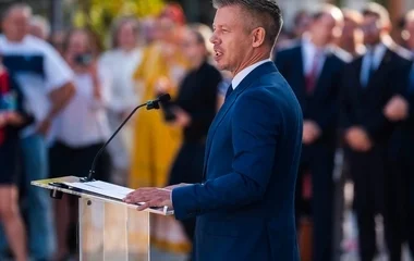 Magyar Péter szerint személyes és politikai felelősség terheli a korábbi kormányt a bicskei ügyben