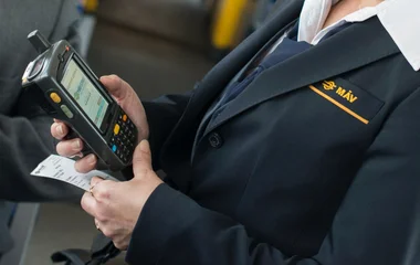 Testkamerákat próbálnak ki a debreceni jegyellenőrök