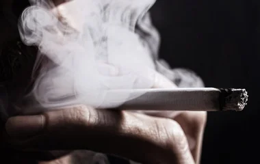Öt év alatt csupán ötszáz alkalommal bírságoltak dohányzás miatt