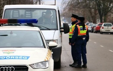 Tehergépkocsikat és buszokat fognak ellenőrizni a rendőrök